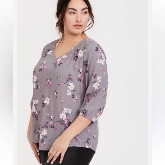 Torrid Grey Floral Crepe V-Neck Smocked Blouse Top Size 4 - Picture 2 of 16